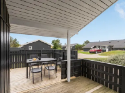 "Mads" - 950m from the Sea