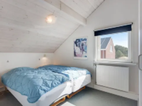 "Maylin" - 2.3km from the Sea