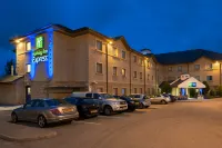 Holiday Inn Express INVERNESS by IHG - parking