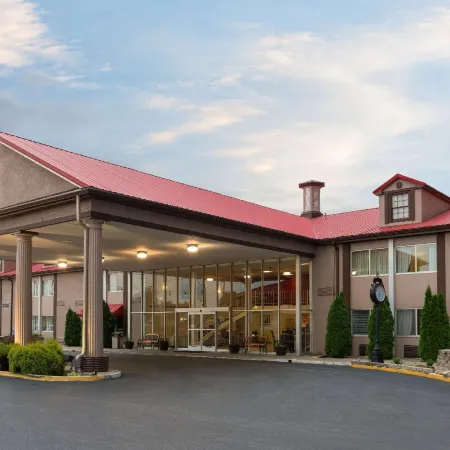Ramada by Wyndham Bowling Green