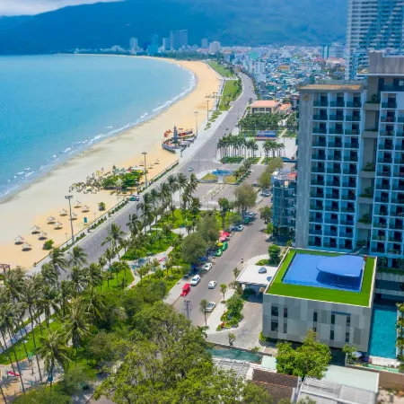 Fleur de Lys Hotel Quy Nhon Отели рядом с достопримечательностью «Мемориал Победы»