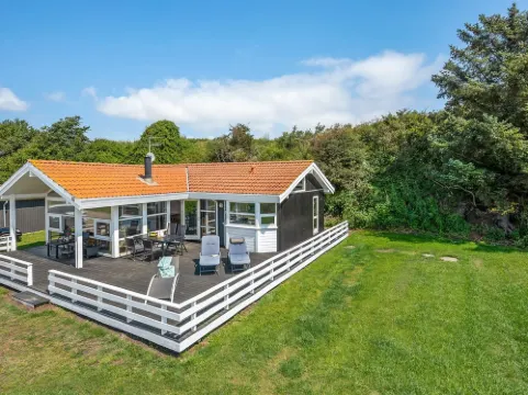 "Arnwith" - 20m from the Sea