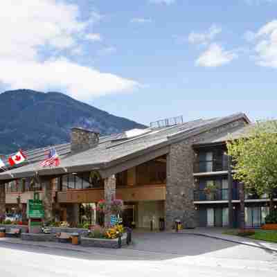 Banff Park Lodge Hotel Exterior