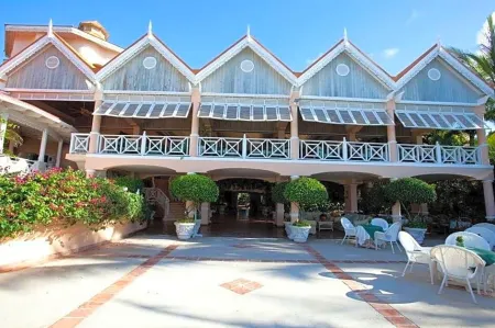 Coco Reef Resort & Spa Отели в г. Краун Пойнт