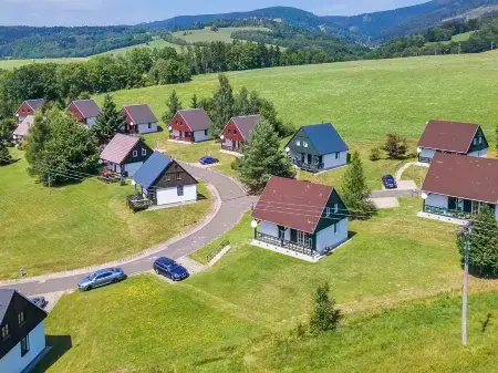 Holiday Hill 56 Отели в г. Черни Дул