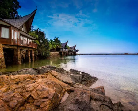 巴塔姆海景假日酒店 農薩酒店