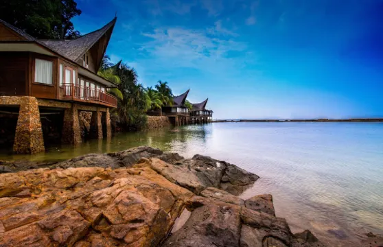 巴塔姆海景假日酒店