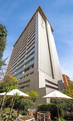 Pullman Santiago El Bosque Отели в г. Сантьяго