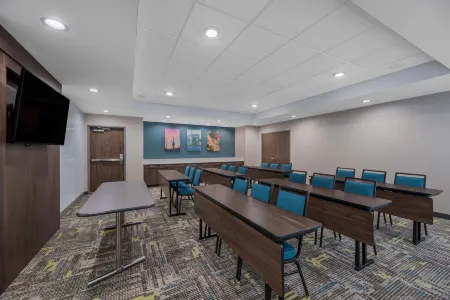 Hampton Inn by Hilton Williams