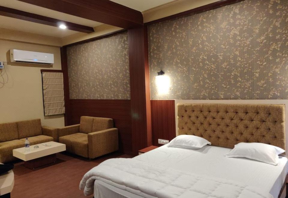 Backpackers Park Varanasi - Housity