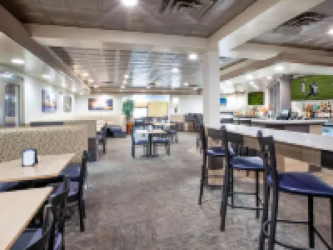 Wingate by Wyndham Detroit Metro Airport Hotel di Romulus