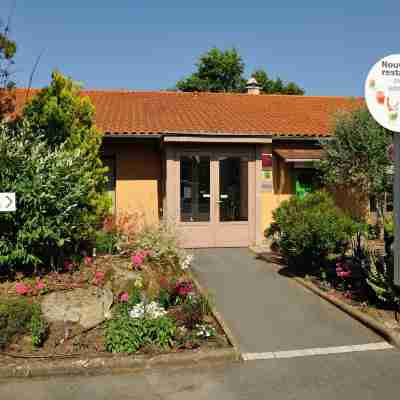 Campanile Cholet Hotel Exterior