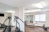 Days Inn & Suites by Wyndham Sunnyvale - Gym