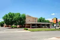 Super 8 by Wyndham Albuquerque West/Coors Blvd Các khách sạn ở Albuquerque