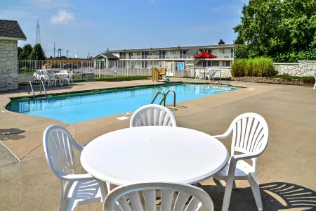 Motel 6 Saint Joseph, MO