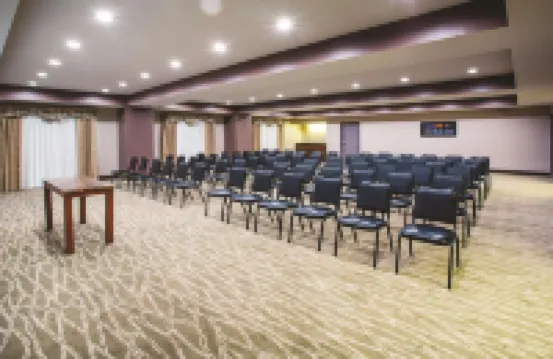 La Quinta Inn & Suites by Wyndham Russellville
