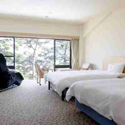 ホテル琵琶レイクオーツカ Rooms