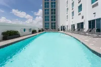 Crowne Plaza FT. LAUDERDALE AIRPORT/CRUISE by IHG - Rooftop Pools