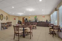 Quality Inn & Suites Chambersburg - parking
