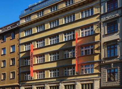 Hotel Clement