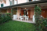 Terraced House with Garden and Porch