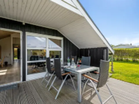 "Naninja" - 300m to the Fjord