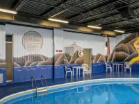 Clarion Hotel - Pools