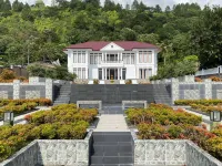 Toba Retreat Mansion and Villas Hotel dekat Bukit Move on Sipatungan