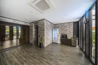 Patio Hotel & Monster Village