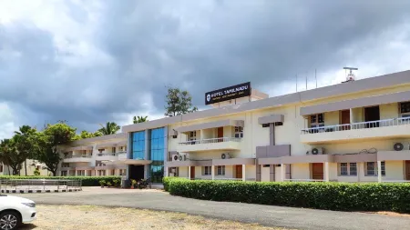 Hotel TamilNadu, Kanniyakumari Отели рядом с достопримечательностью «Каньякумари Бич»