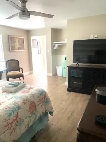 Coast Oaks Cottage 6