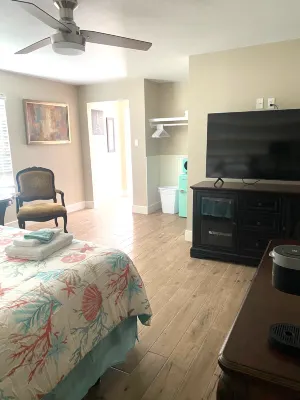 Coast Oaks Cottage 6