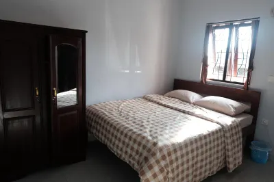 Rumah Marianne Hotel dekat Selecta Toko
