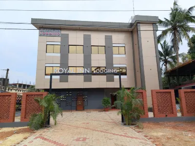 Royal Inn Lodging Hotels near Urwastore Sharadapooja Samathi [R] Manasa Mantapa Mangalore 575006