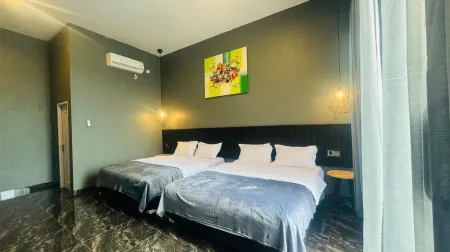 Villa Chellyn by Thevillaku