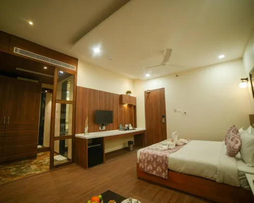 Hari Vilaas Enclave Hotels near IP Mall