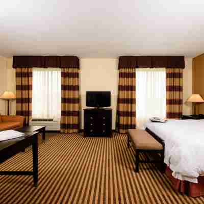 Hampton Inn & Suites Port Arthur Rooms