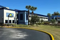 Days Inn by Wyndham Brooksville/Dade City فنادق في Brooksville