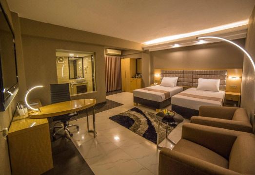 2. 호텔 캐슬 살람..