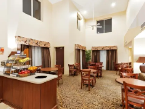 Comfort Inn & Suites Hotels in Transylvania County