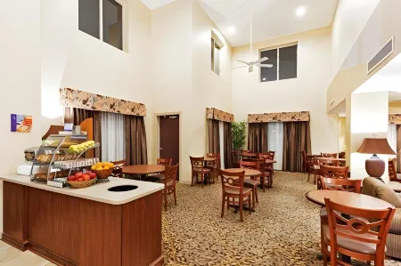 Comfort Inn & Suites