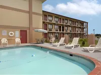 Days Inn & Suites by Wyndham Springfield on I-44
