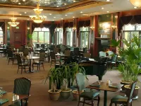 Pike's Waterfront Lodge - Frühstück