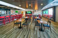 Holiday Inn & Suites CALGARY AIRPORT NORTH by IHG - bar