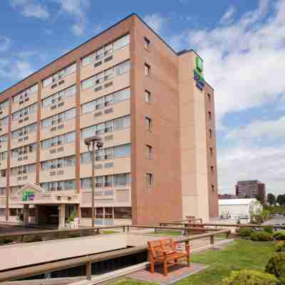 Holiday Inn Express & Suites Saint John Harbour Side Hotel Exterior