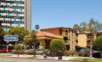 Travelodge by Wyndham Long Beach Convention Center