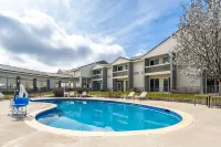 Holiday Inn ONTARIO by IHG - Swimmingpools