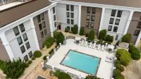 Holiday Inn Express BURLINGTON by IHG - Pools
