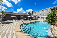 Holiday Inn Express & Suites Cocoa Hotels in Cocoa West