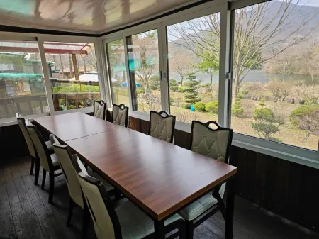 Jinan Demiseam Lake Pension Отели в г. Чинан